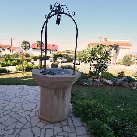 Apartments Marinela Njivice Ngoại thất bức ảnh