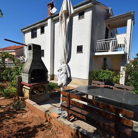 Apartments Marinela Njivice Ngoại thất bức ảnh