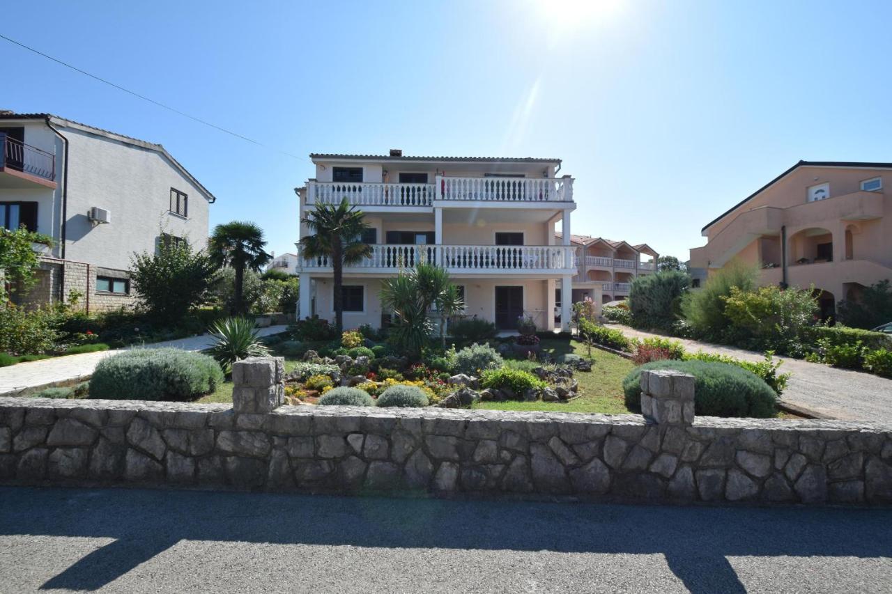 Apartments Marinela Njivice Ngoại thất bức ảnh