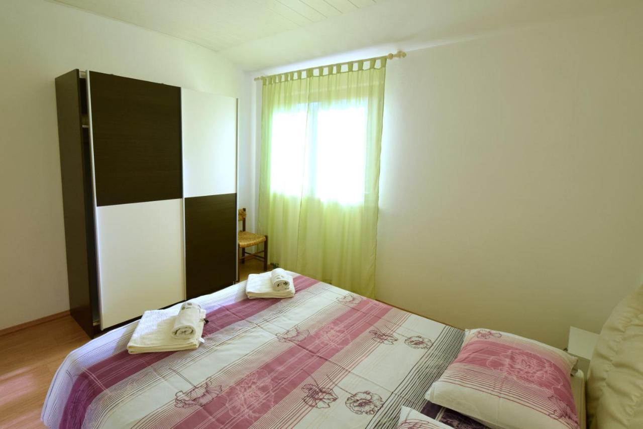 Apartments Marinela Njivice Ngoại thất bức ảnh