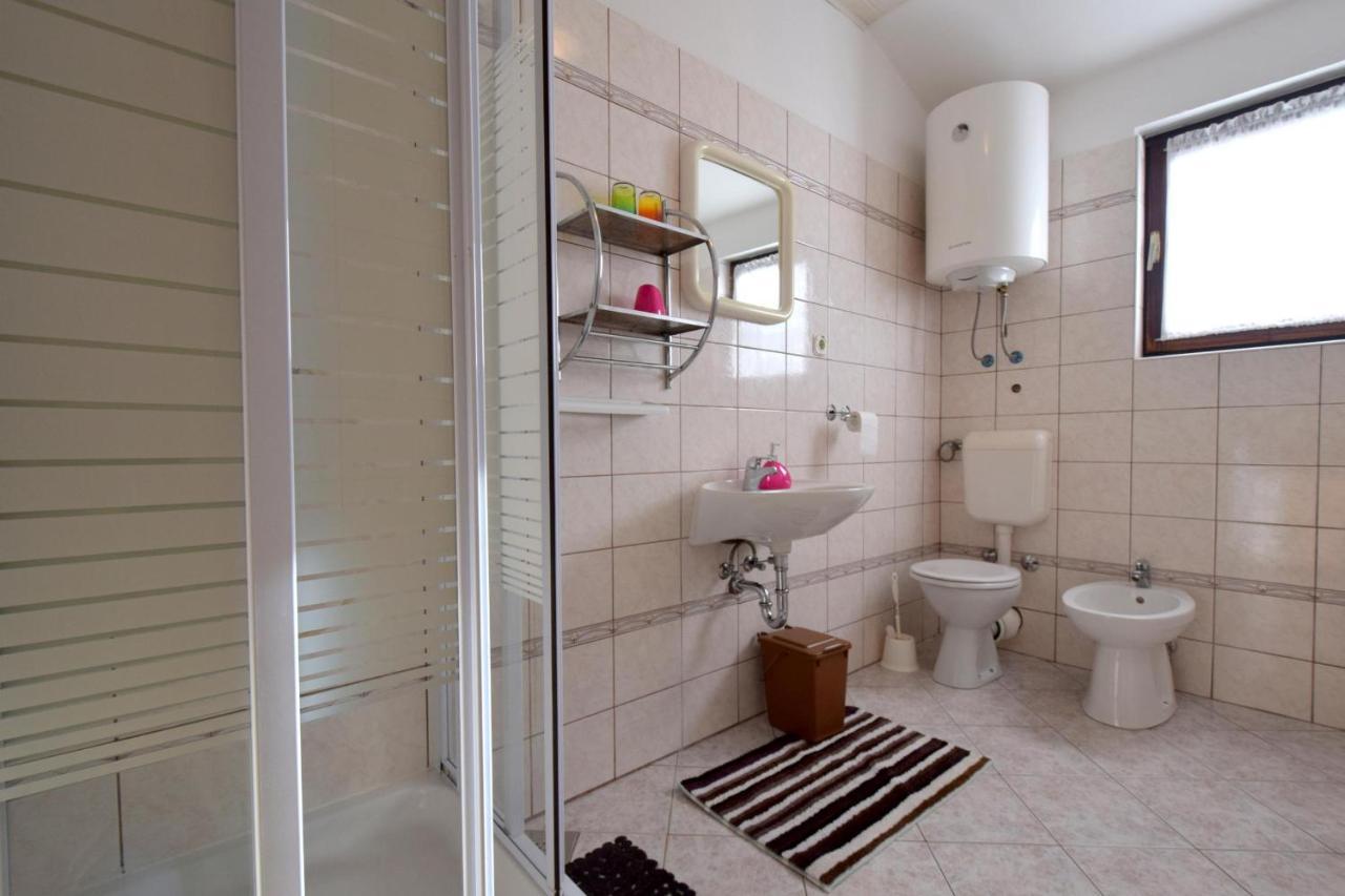 Apartments Marinela Njivice Ngoại thất bức ảnh