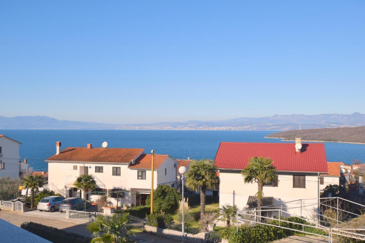 Apartments Marinela Njivice Ngoại thất bức ảnh