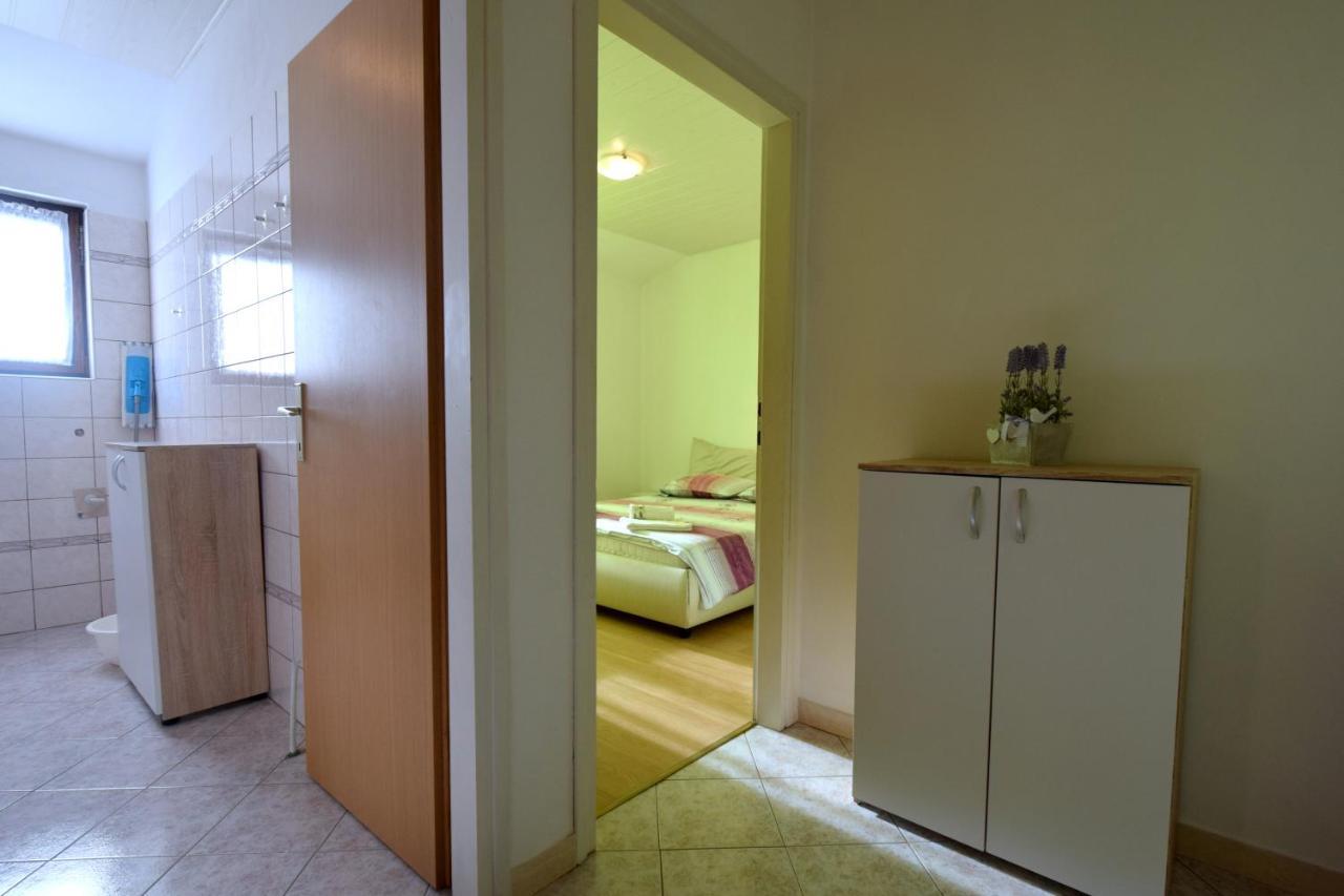 Apartments Marinela Njivice Ngoại thất bức ảnh