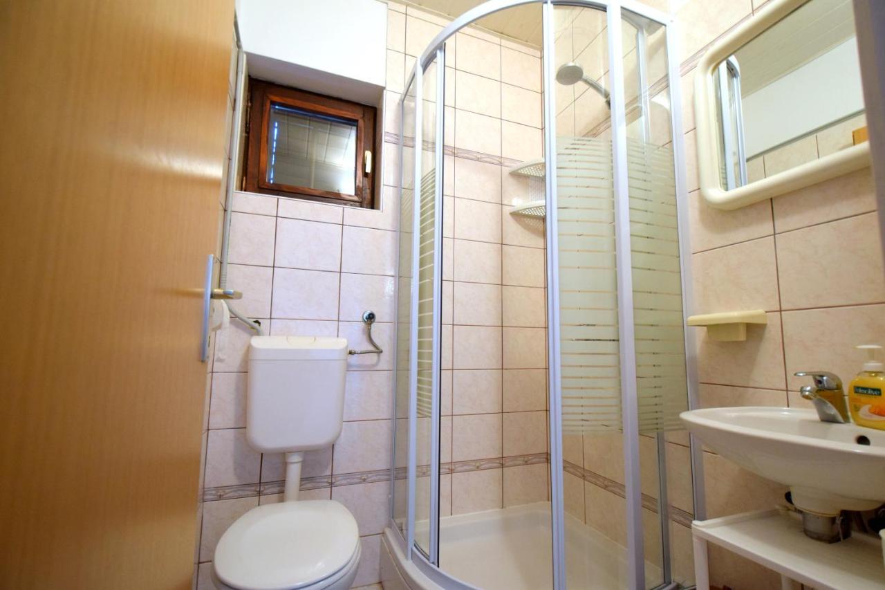 Apartments Marinela Njivice Ngoại thất bức ảnh