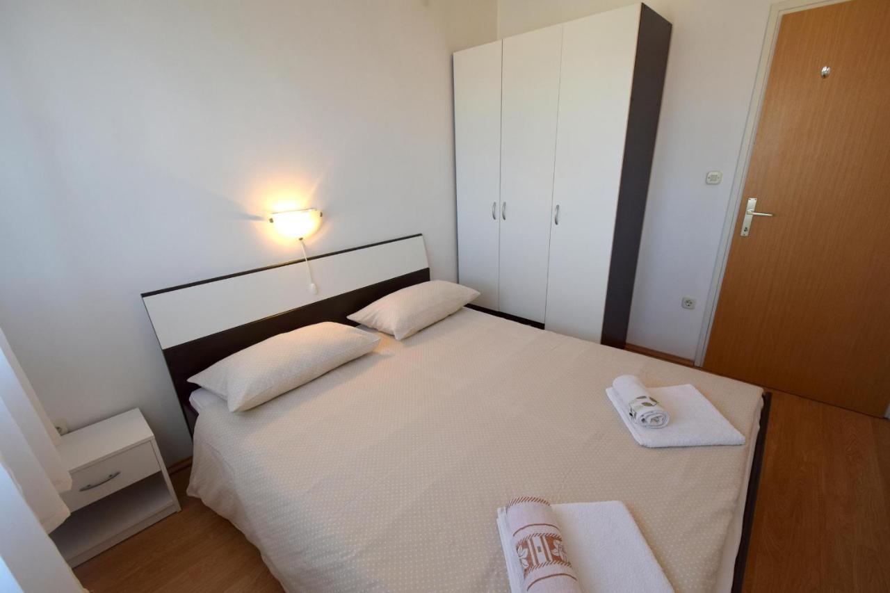 Apartments Marinela Njivice Ngoại thất bức ảnh