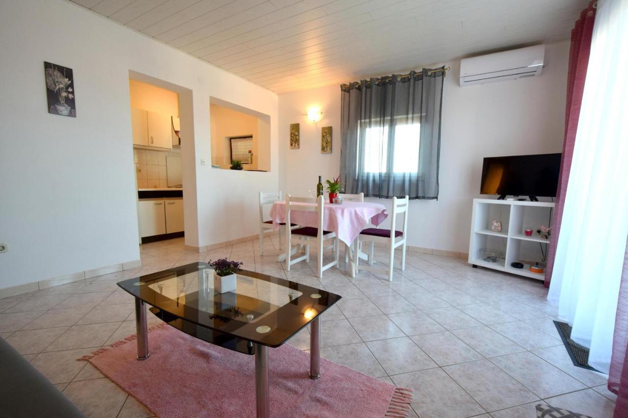 Apartments Marinela Njivice Ngoại thất bức ảnh
