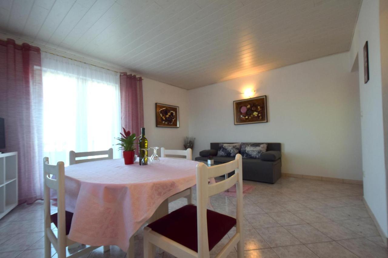 Apartments Marinela Njivice Ngoại thất bức ảnh