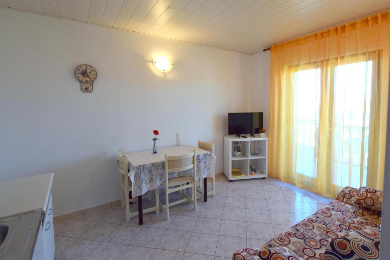 Apartments Marinela Njivice Ngoại thất bức ảnh